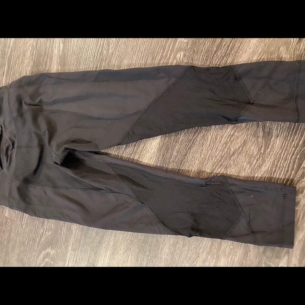 Lululemon Capri leggings with mesh leg